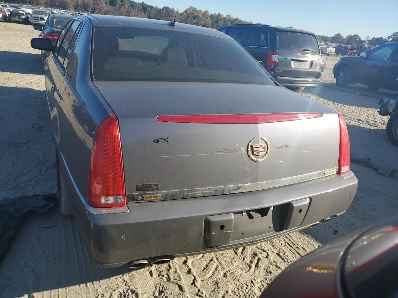 2007 Cadillac Dts VIN: 1G6KD57Y17U177409 Lot: 78331624