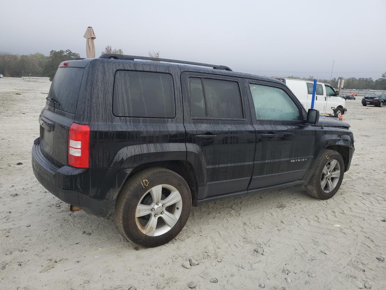 2016 Jeep Liberty (Patriot) - Image 3