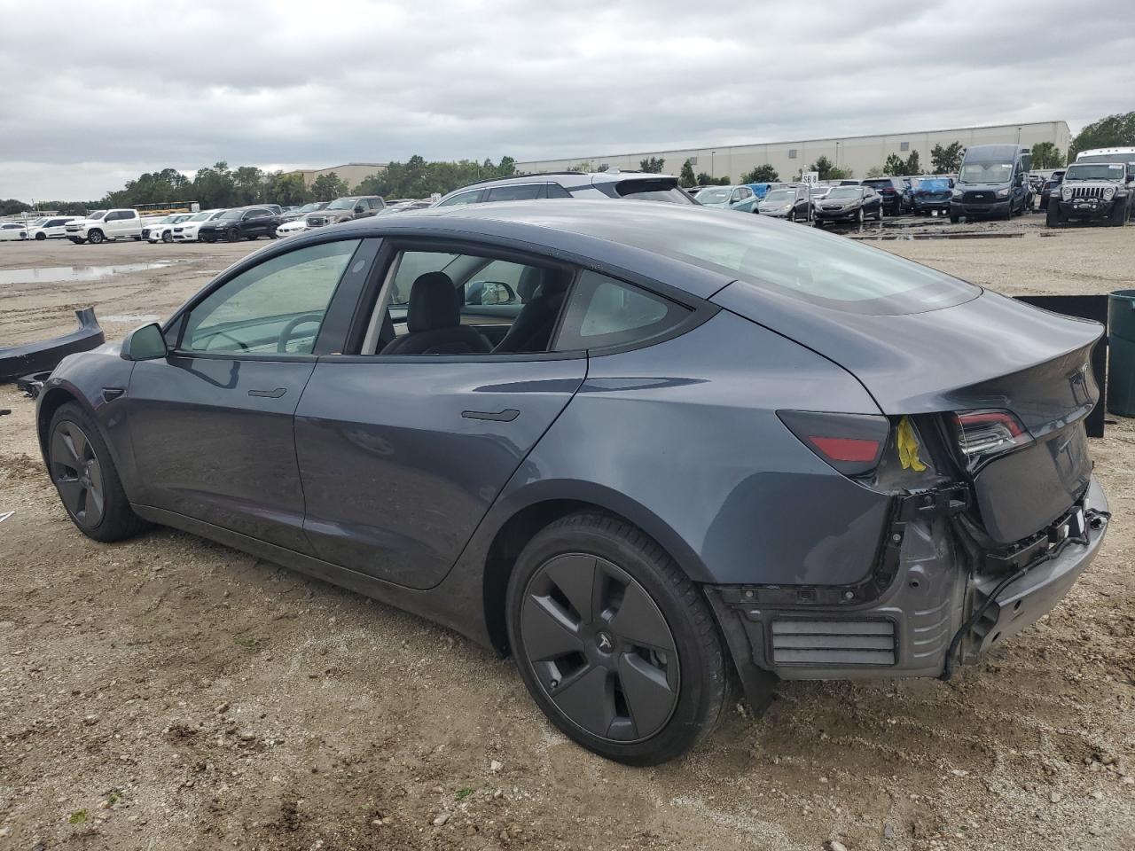 5YJ3E1EA4PF449604 2023 TESLA MODEL 3 - Image 2