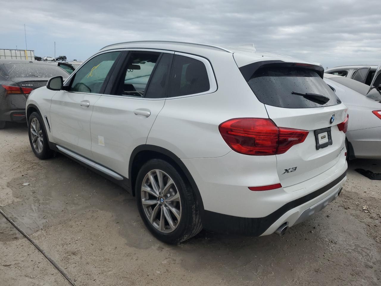 VIN 5UXTR7C5XKLF23919 2019 BMW X3 no.2