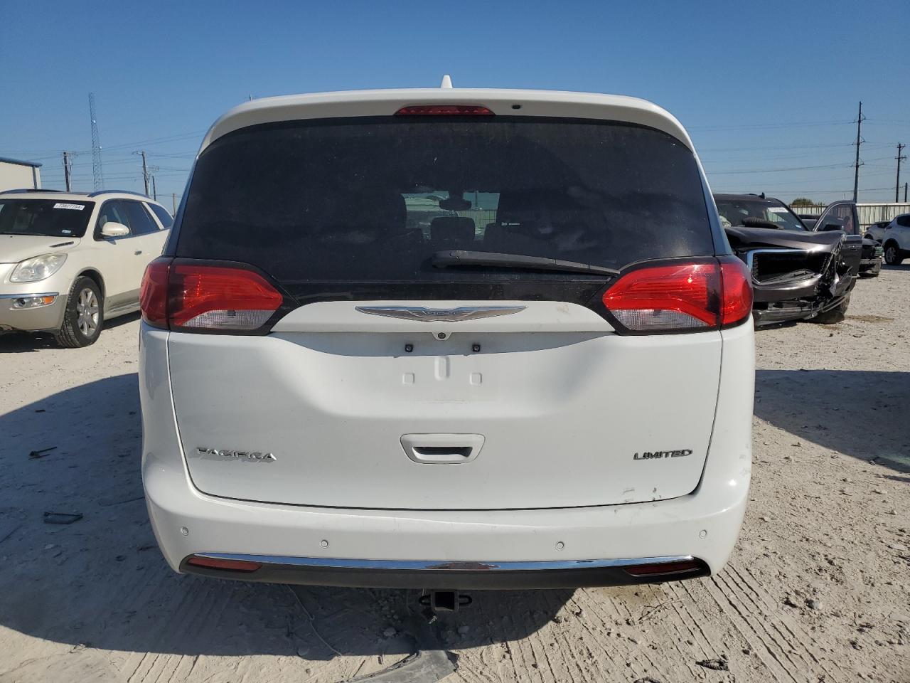 2017 Chrysler Pacifica Limited VIN: 2C4RC1GG2HR663448 Lot: 73722204