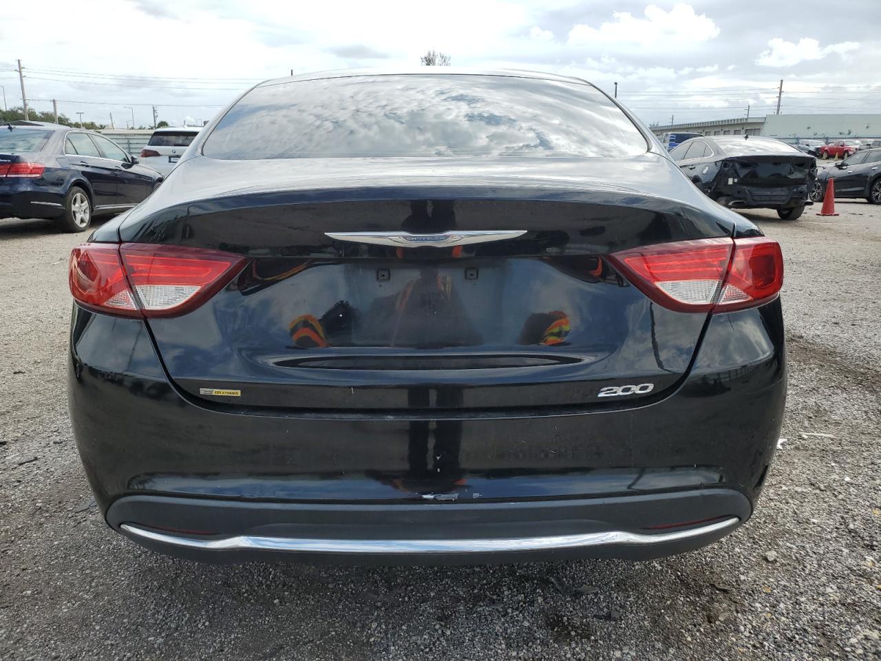 2015 Chrysler 200 - Image 6