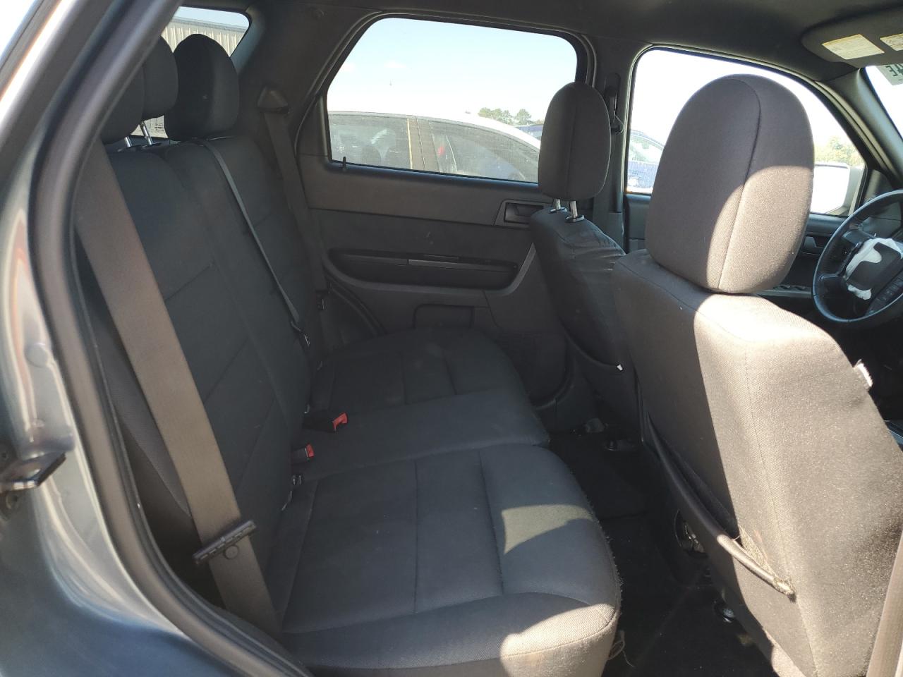 2010 Ford Escape - Image 11