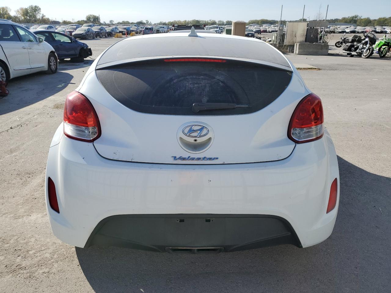 2017 Hyundai Veloster - Image 6