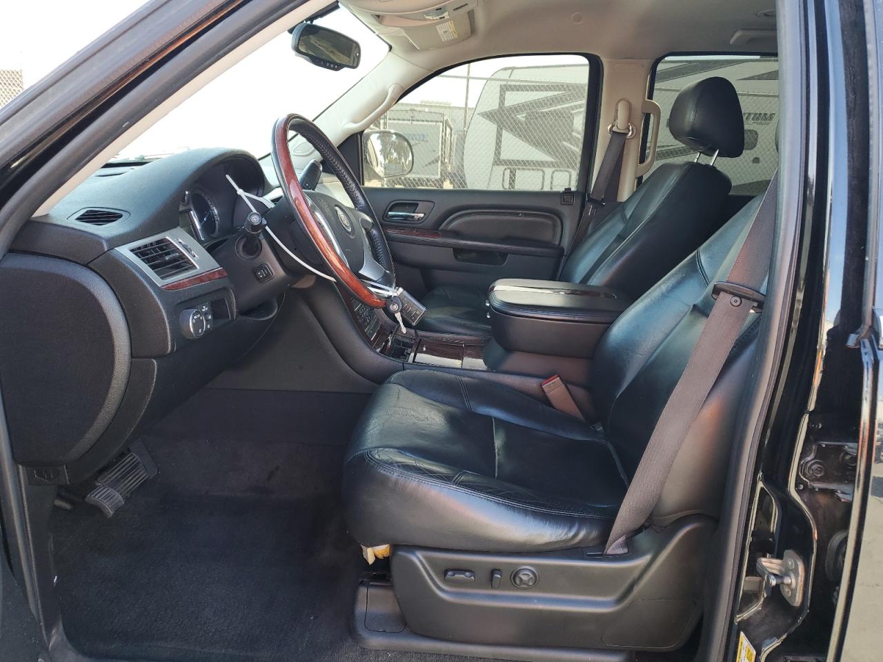 2011 Cadillac Escalade - Image 7