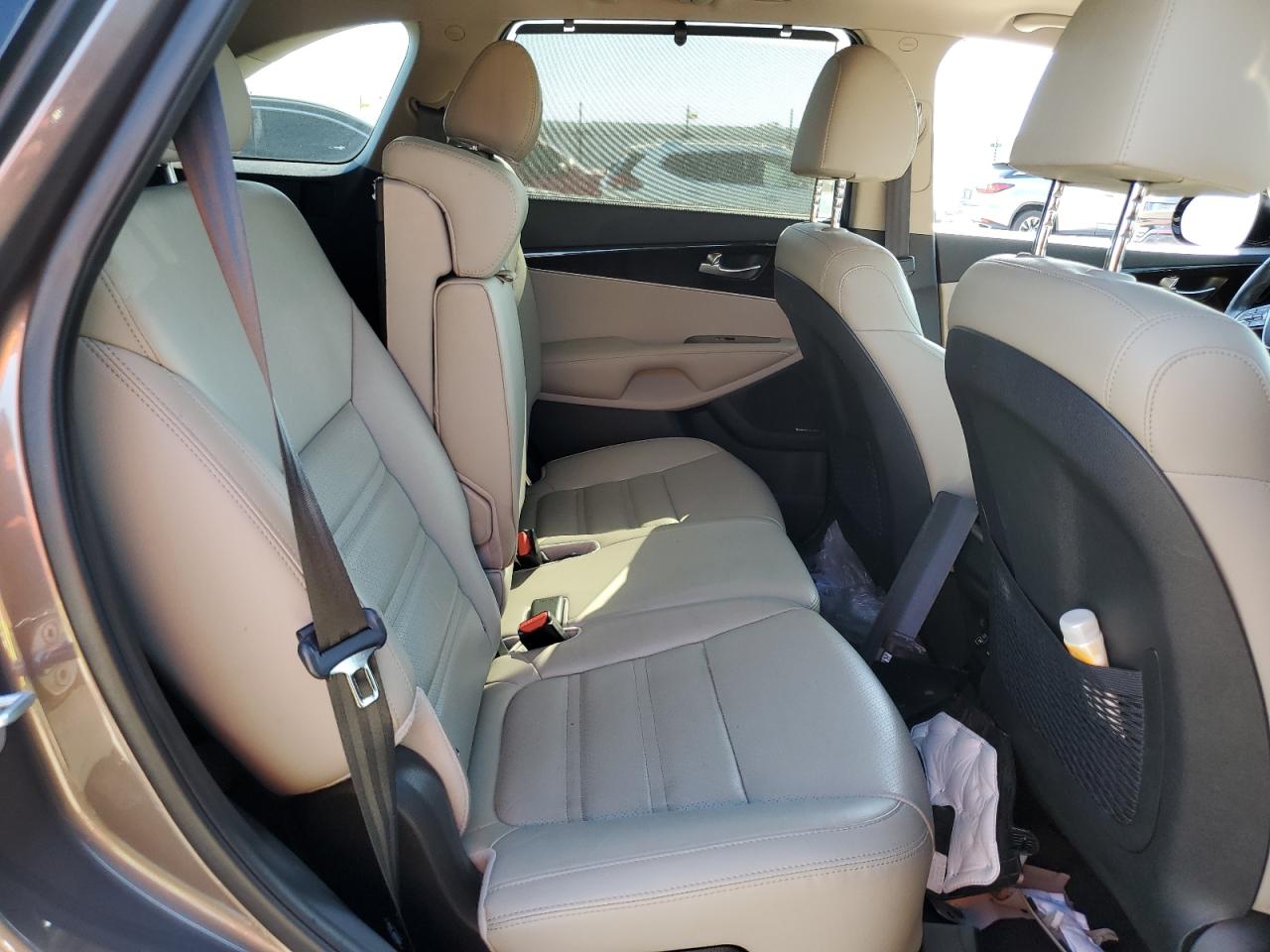 2019 Kia Sorento - Image 11