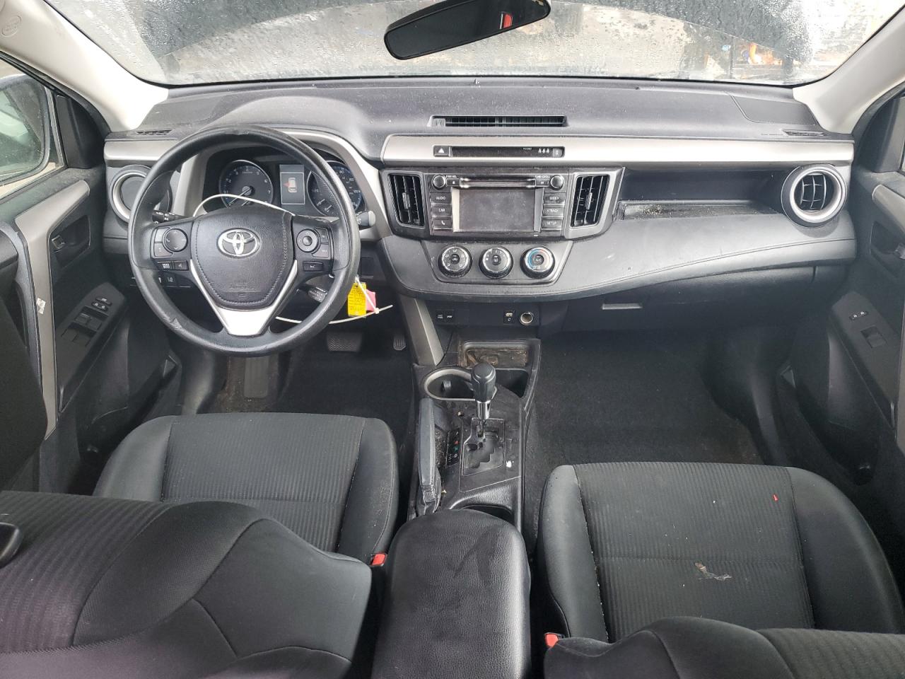 2017 Toyota RAV 4 - Image 8