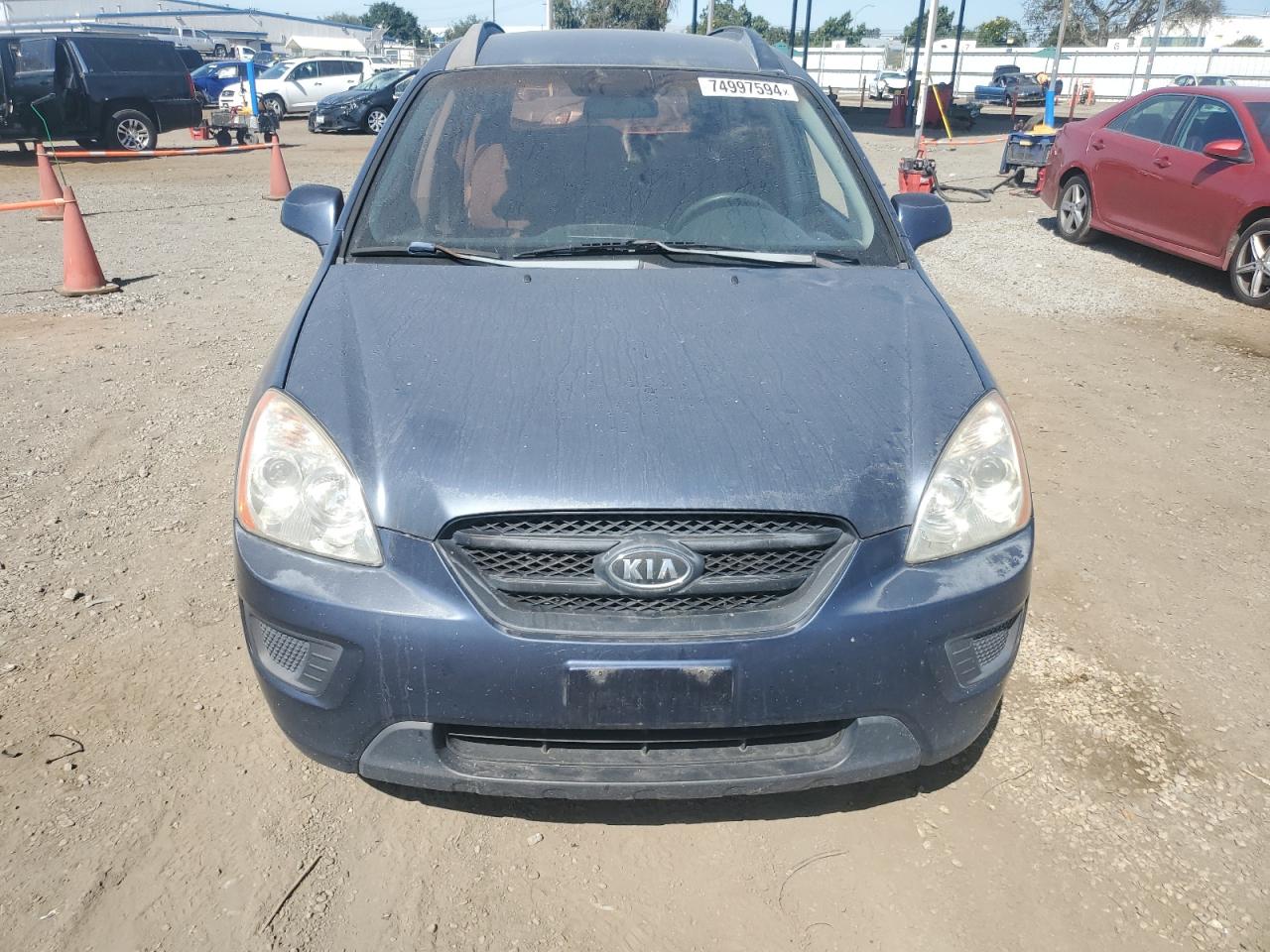 2007 Kia Rondo Base VIN: KNAFG525377090402 Lot: 74997594