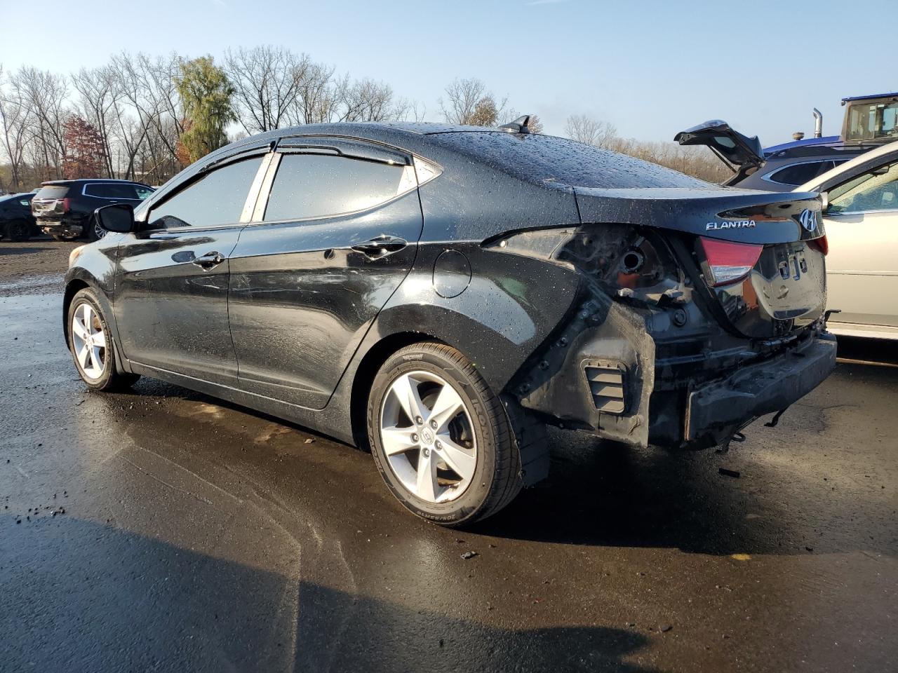 2013 Hyundai Elantra - Image 2