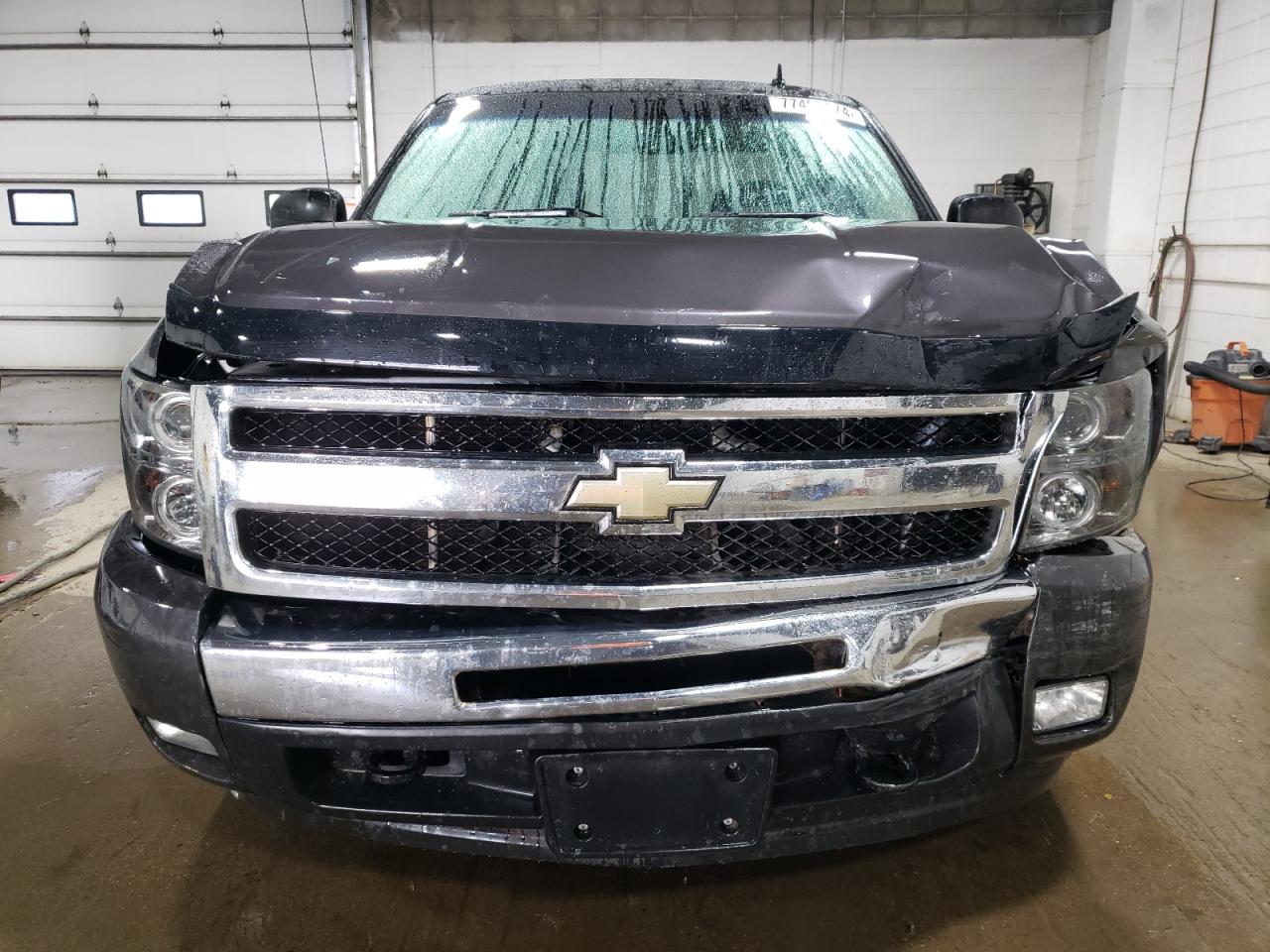 2010 Chevrolet Silverado - Image 5