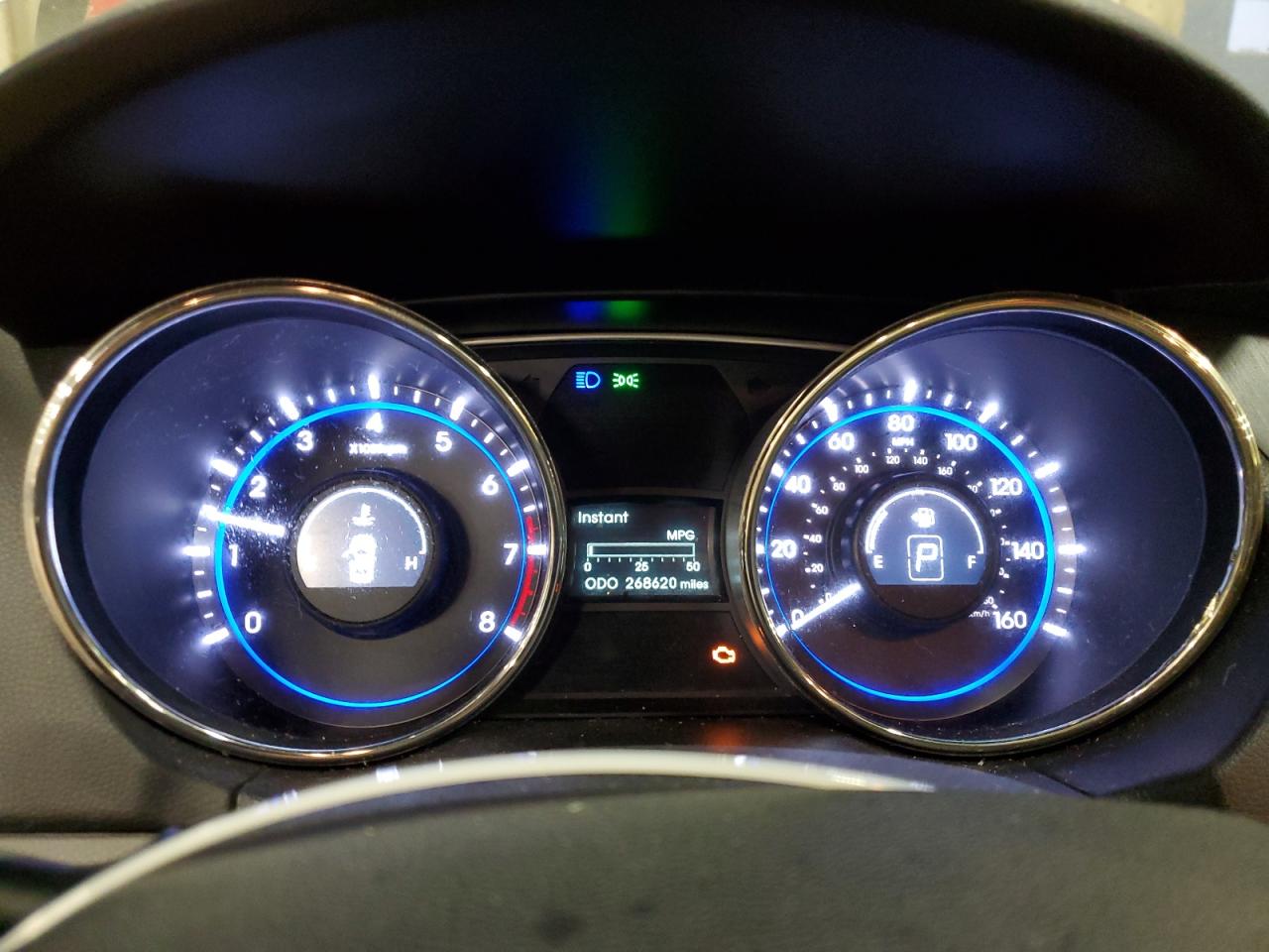 2011 Hyundai Sonata - Image 9