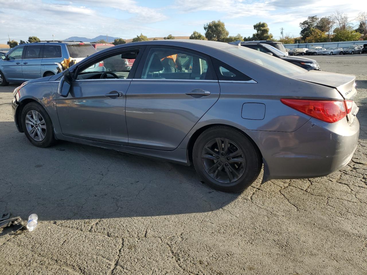 2013 Hyundai Sonata - Image 2