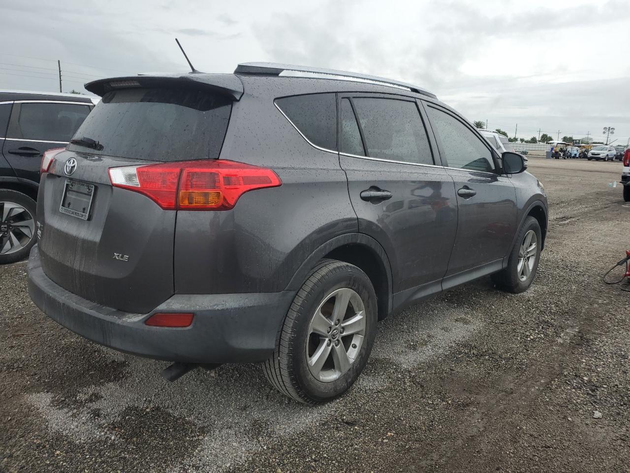 2015 Toyota RAV 4 - Image 3