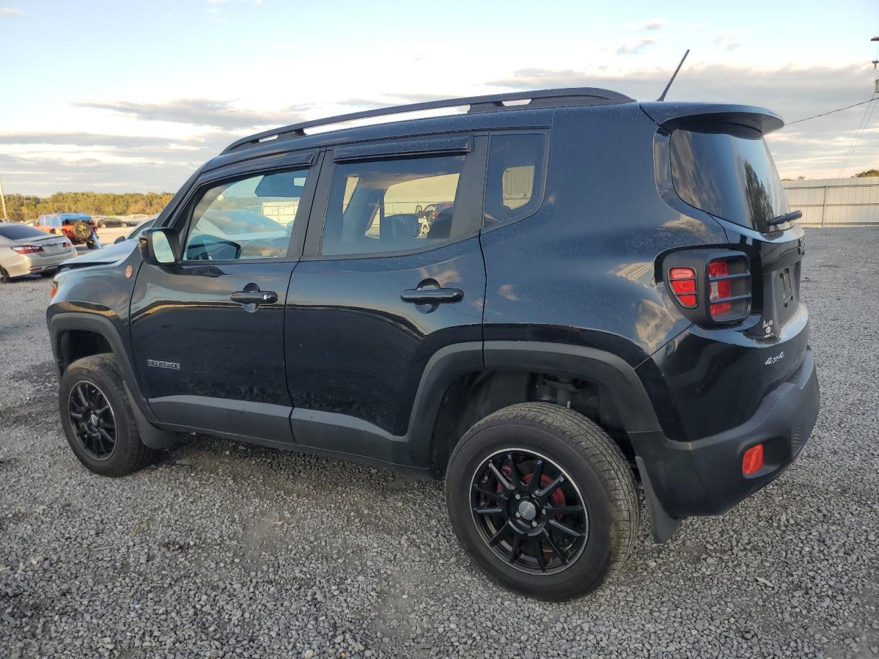 2015 Jeep Renegade - Image 2