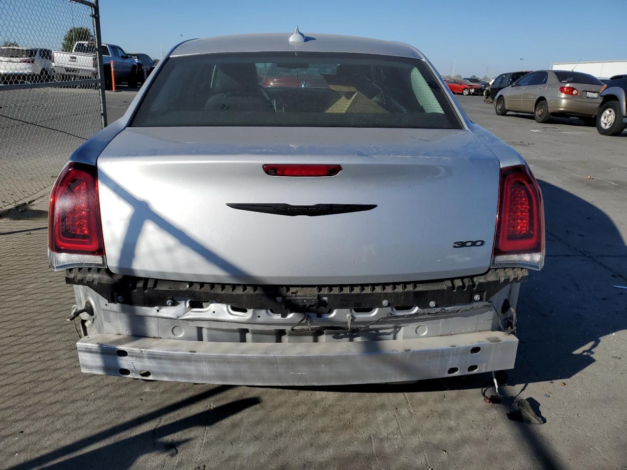 2020 Chrysler 300 Touring VIN: 2C3CCAAG7LH233450 Lot: 75935944