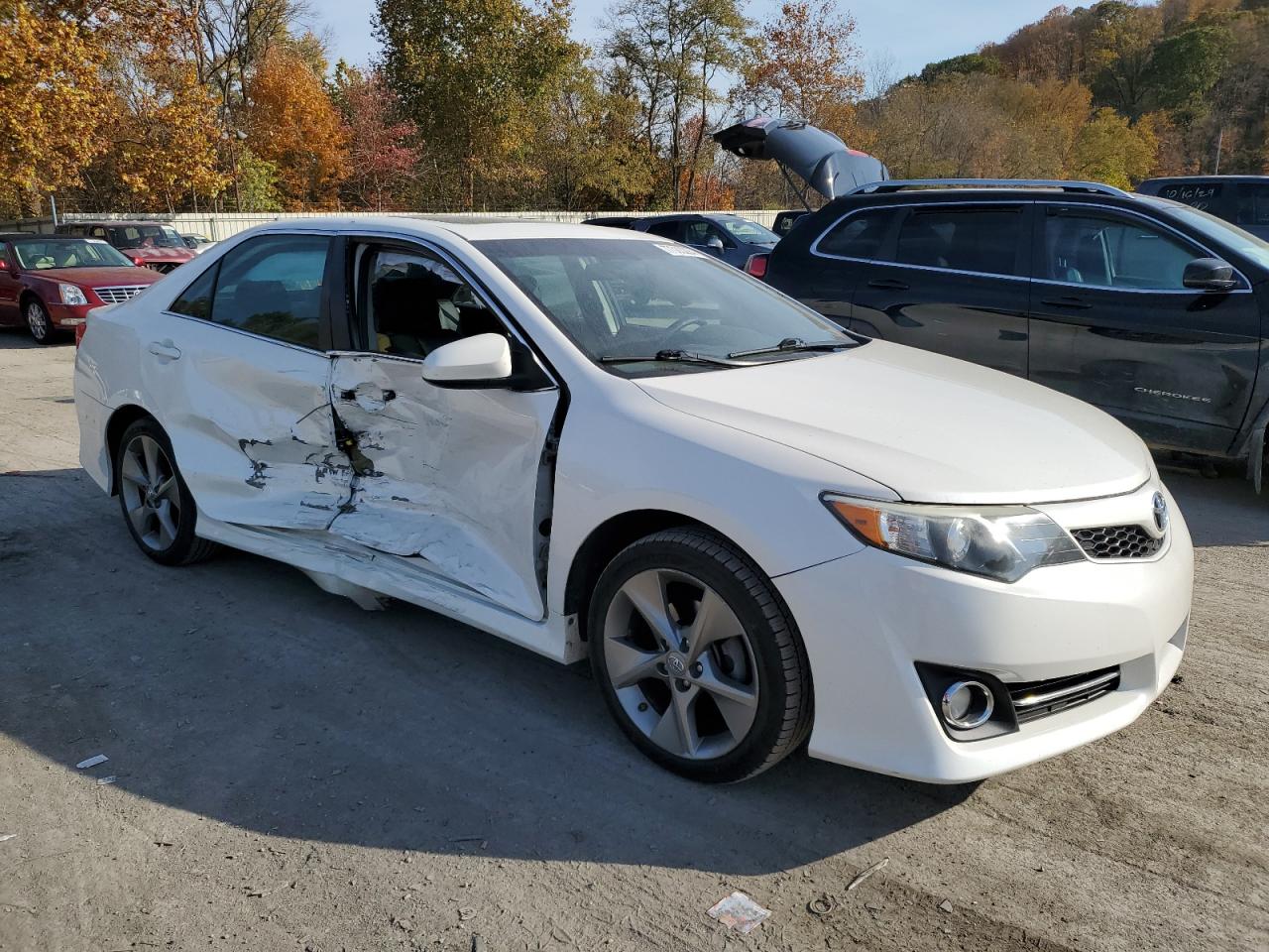 2014 Toyota Camry - Image 4