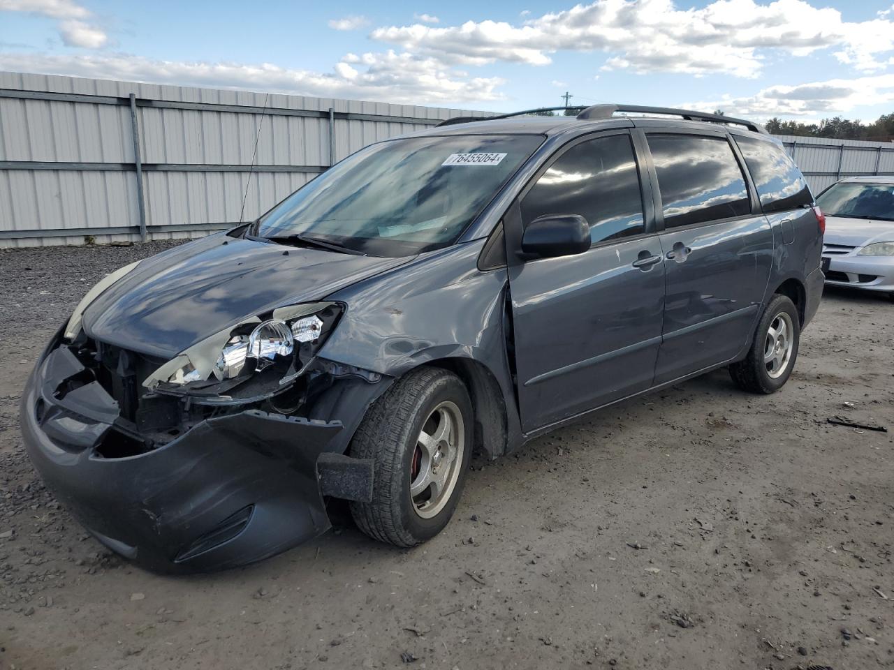 2006 Toyota Sienna - Image 1