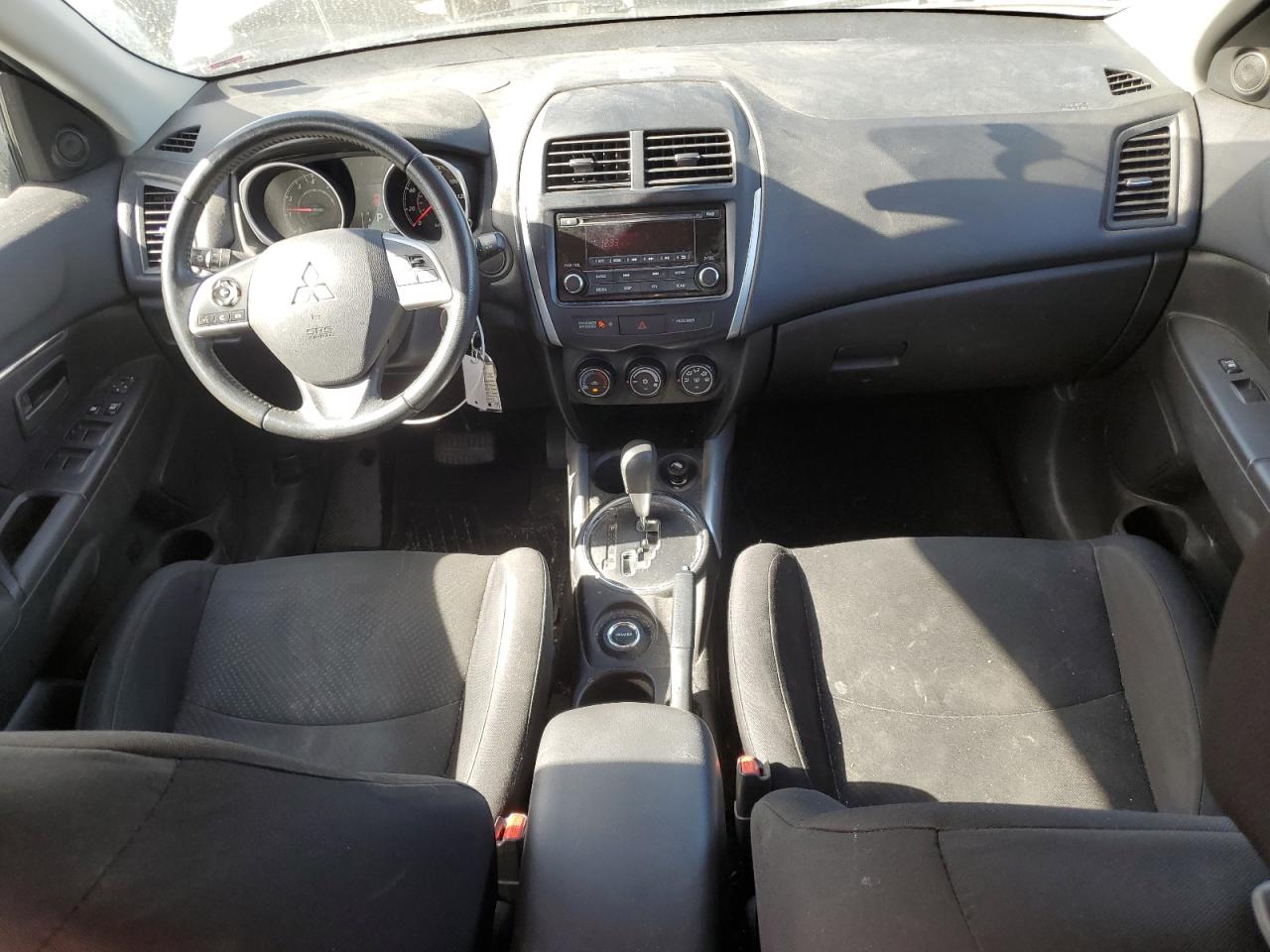 2014 Mitsubishi Outlander - Image 8
