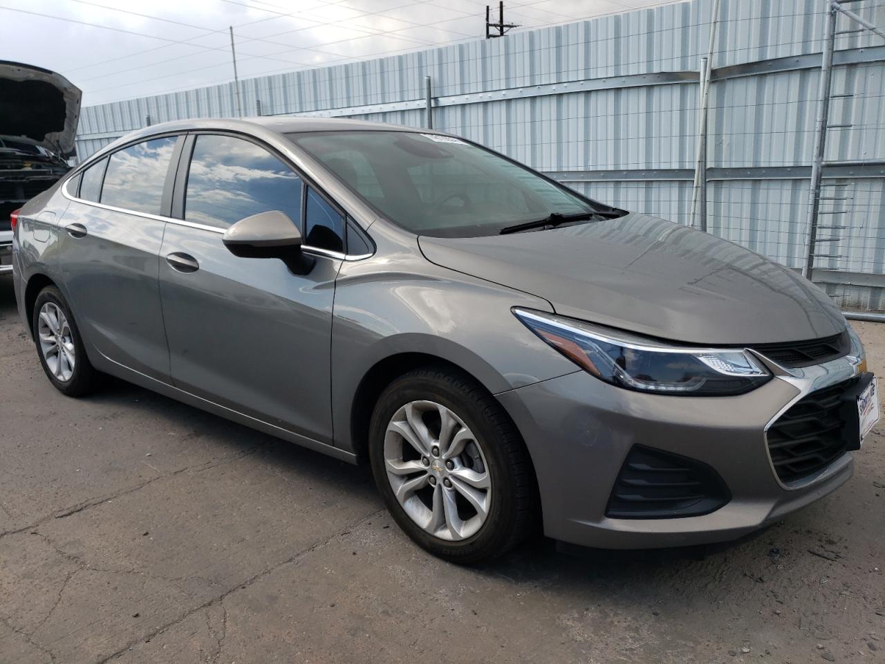 2019 Chevrolet Cruze - Image 4