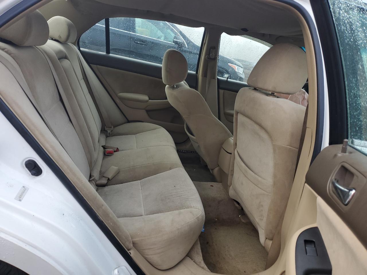 2005 Honda Accord - Image 10