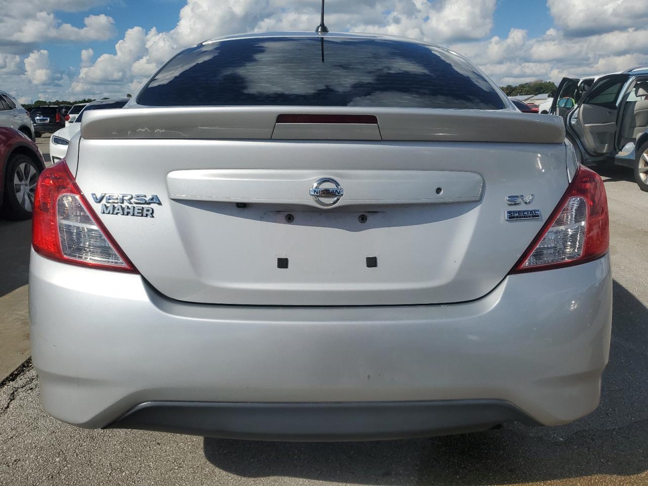 2018 Nissan Versa S VIN: 3N1CN7AP7JL871732 Lot: 73742194