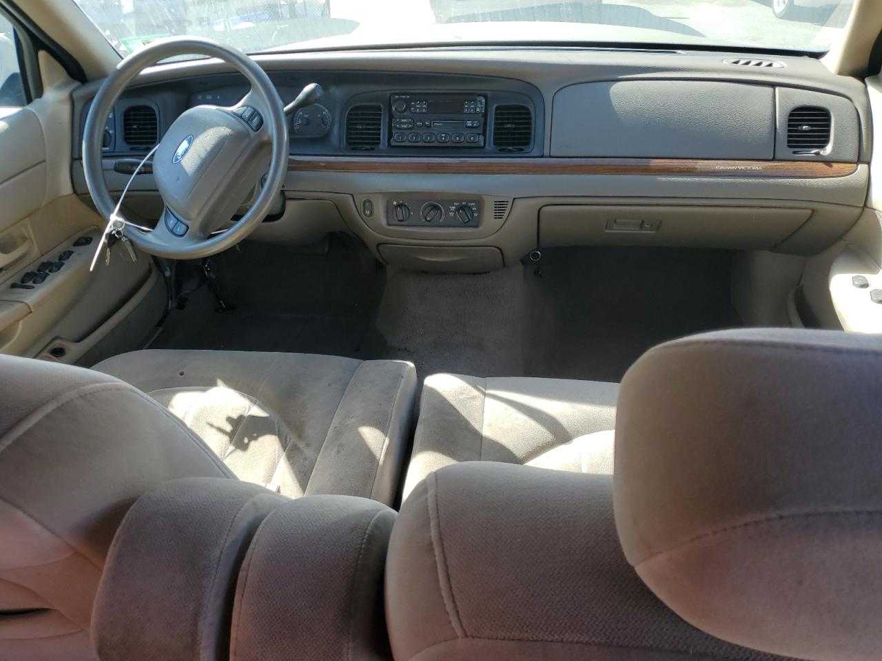 2002 Ford Crown Victoria VIN: 2FAFP73WX2X109672 Lot: 64173025