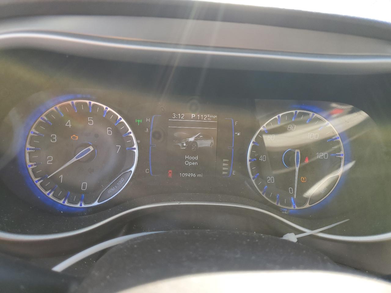 2018 Chrysler Pacifica - Image 9