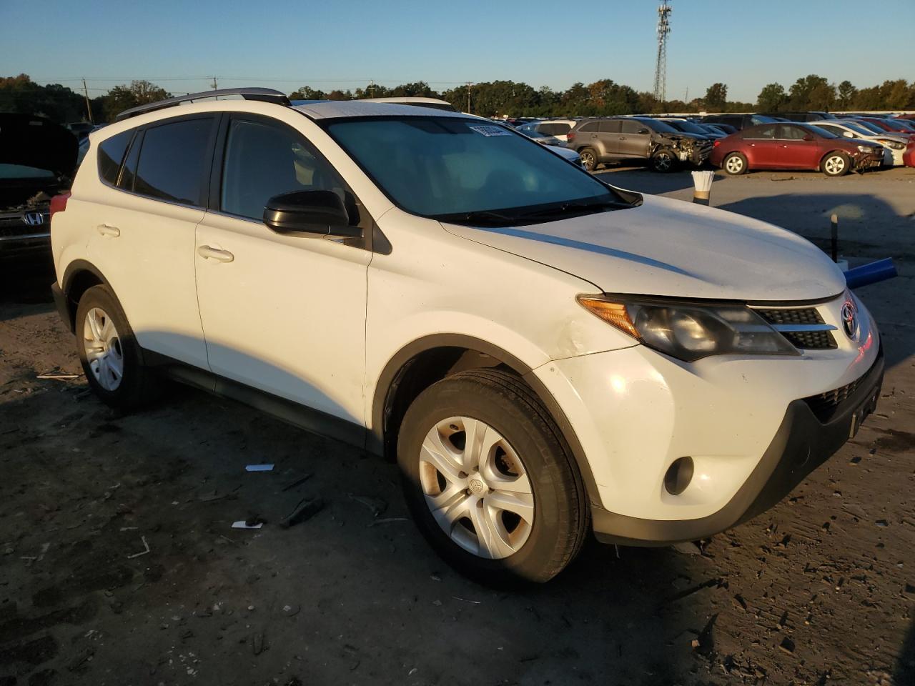 VIN JTMBFREV3FJ020617 2015 TOYOTA RAV4 no.4