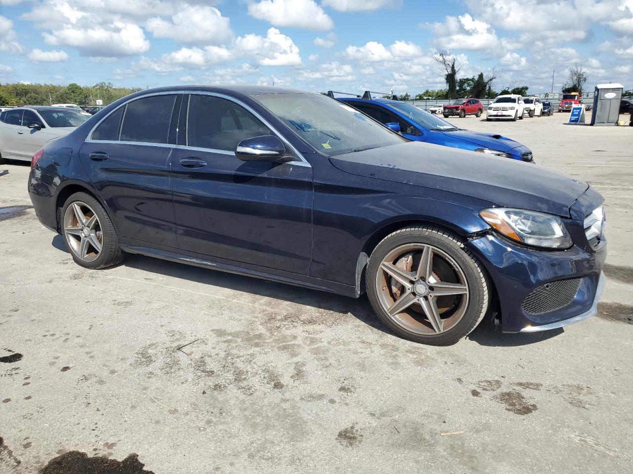 VIN 55SWF4JB6FU046053 2015 MERCEDES-BENZ C-CLASS no.4