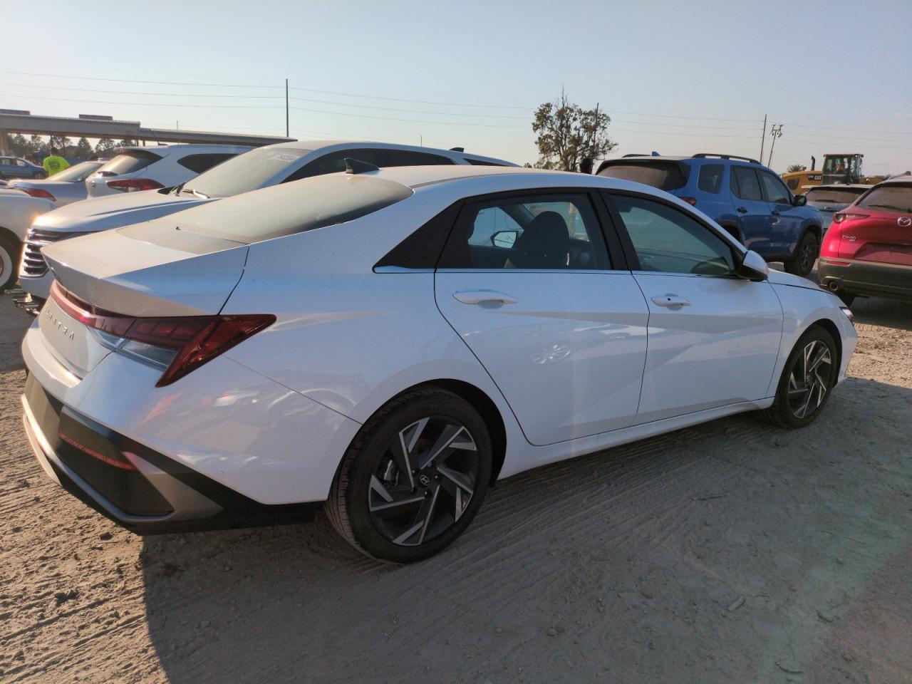 2024 Hyundai Elantra - Image 3