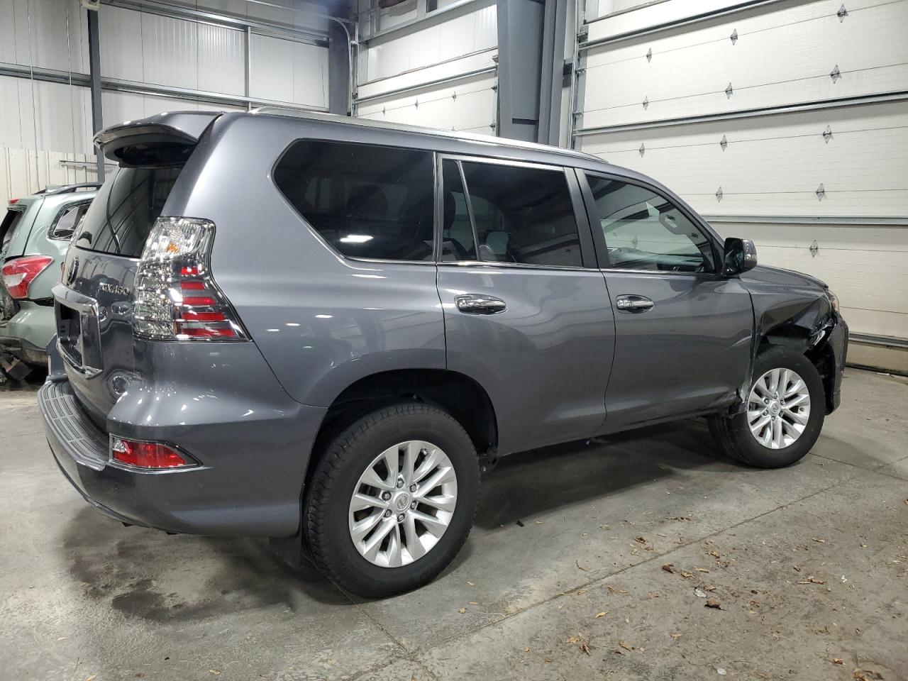2021 Lexus GX - Image 3