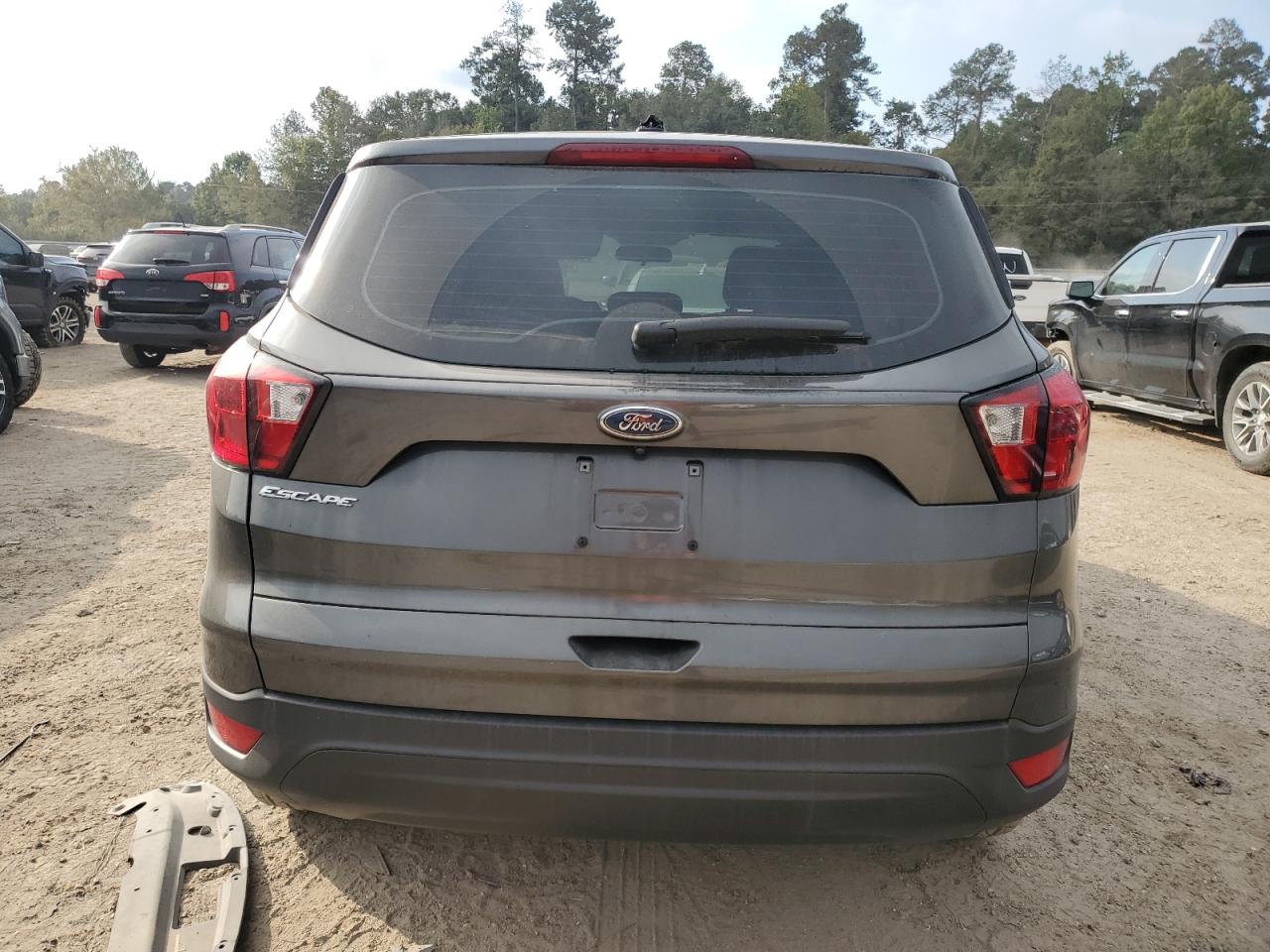 2019 Ford Escape S VIN: 1FMCU0F7XKUA53737 Lot: 75668004