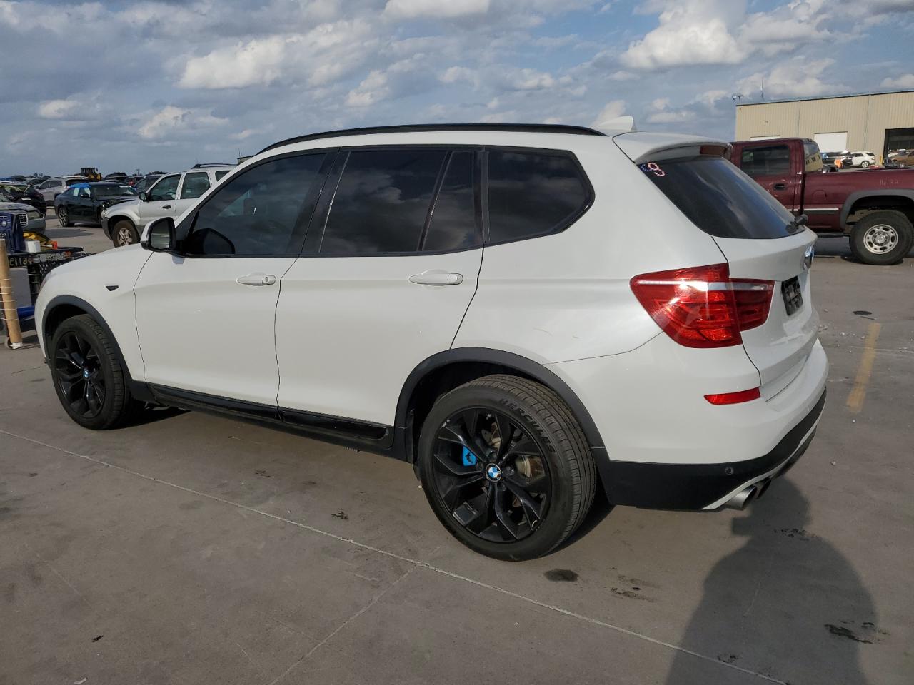 VIN 5UXWX7C57G0K35977 2016 BMW X3 no.2