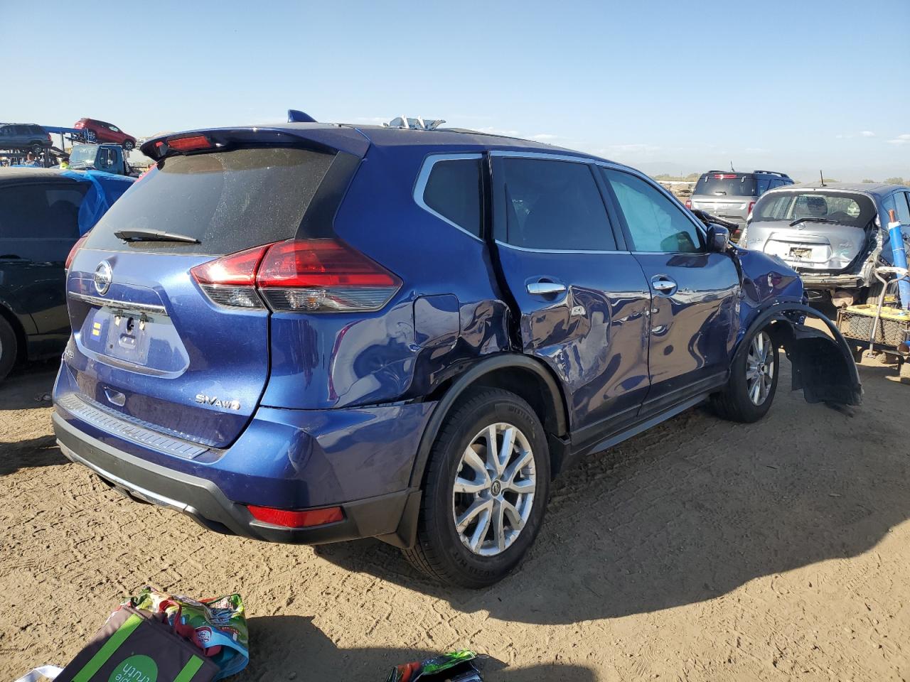 2017 Nissan Rogue - Image 3