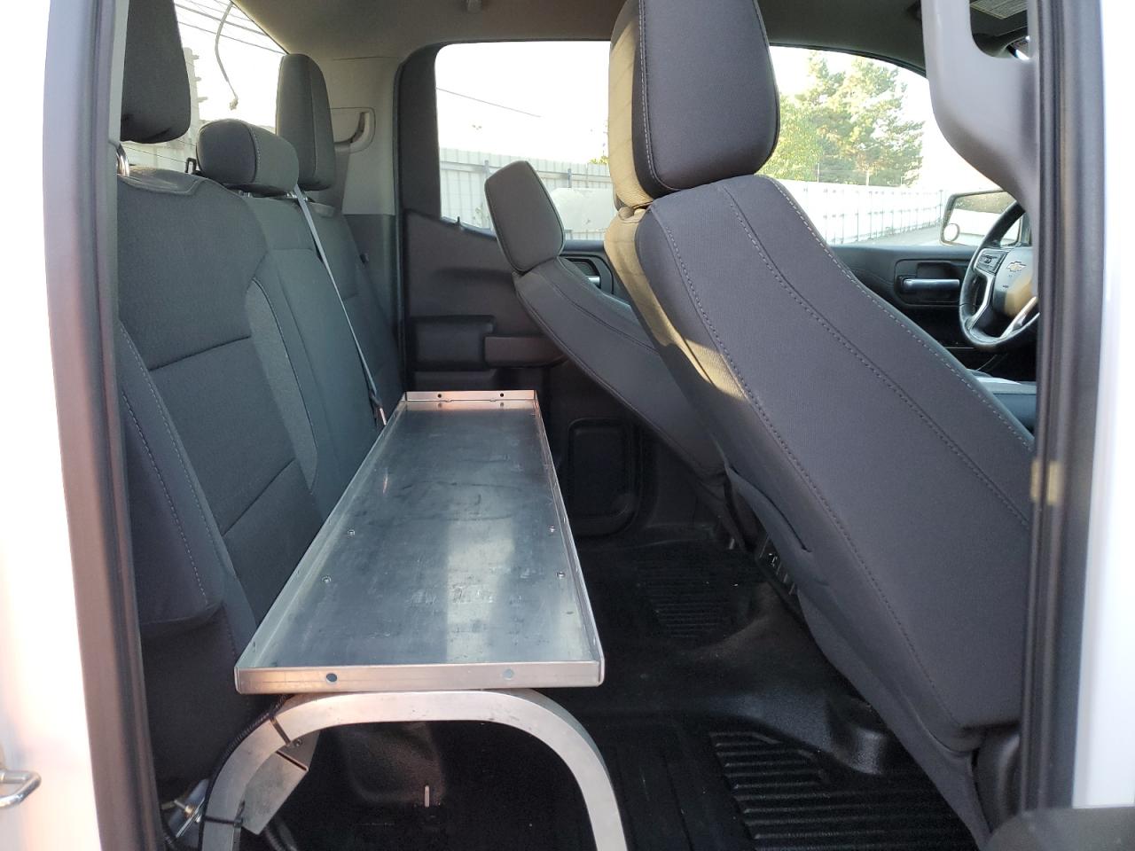2020 Chevrolet Silverado - Image 10