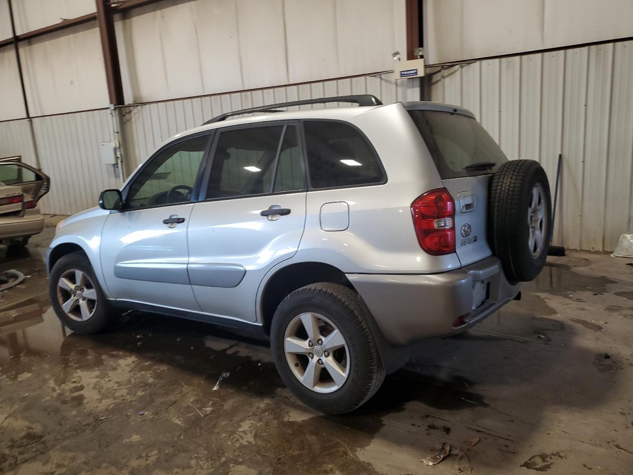 2004 Toyota RAV 4 - Image 2