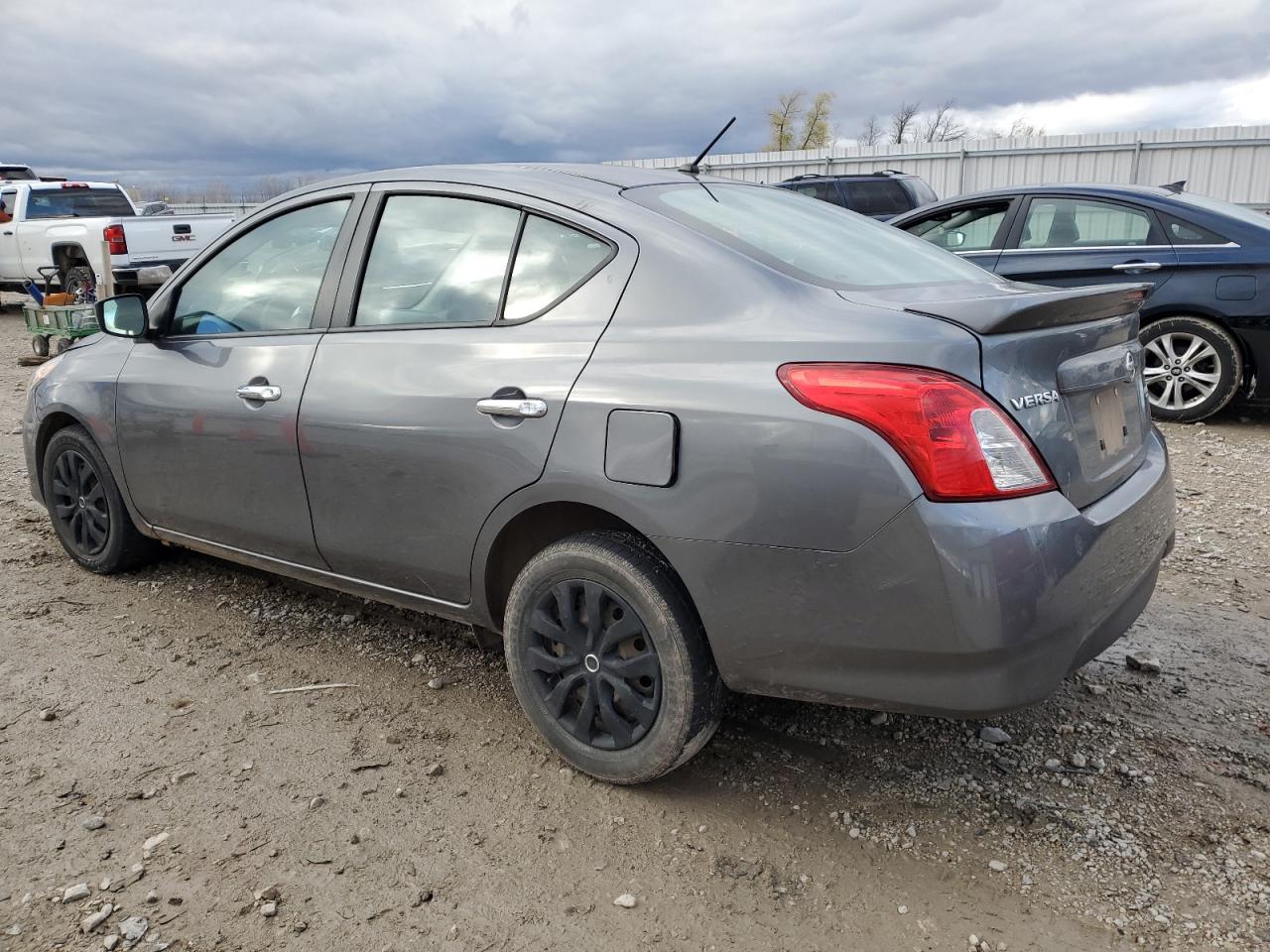 VIN 3N1CN7AP1JL813776 2018 NISSAN VERSA no.2