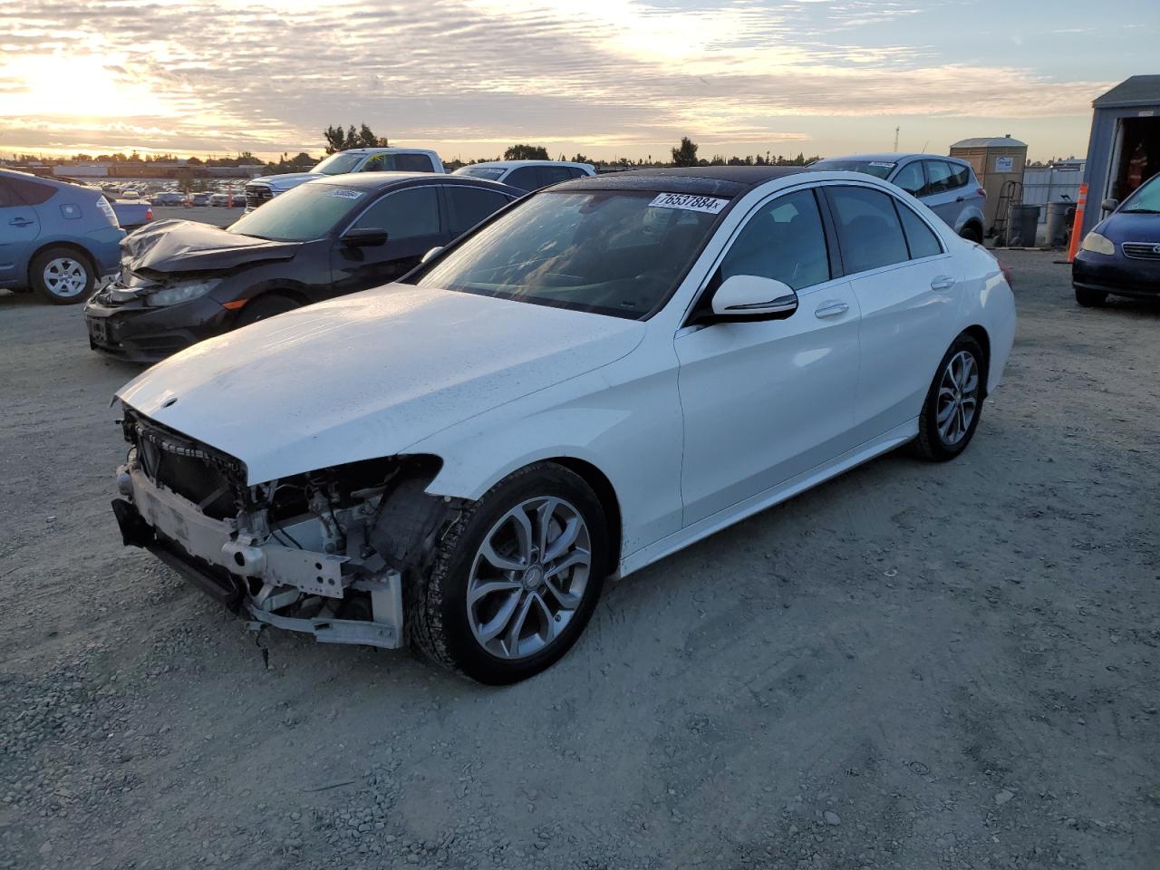 VIN 55SWF4JB2GU103561 2016 MERCEDES-BENZ C-CLASS no.1