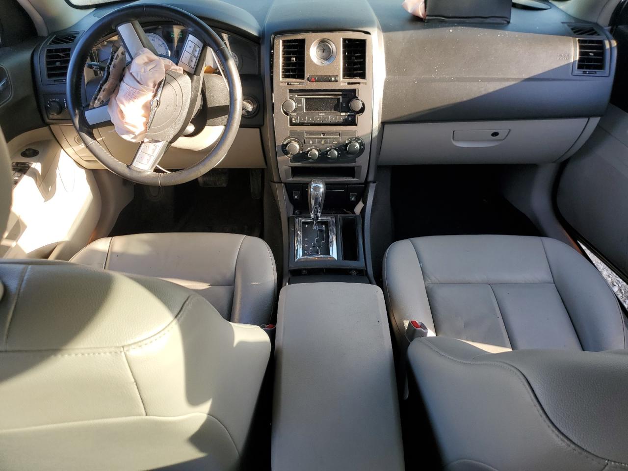 2006 Chrysler 300 - Image 8