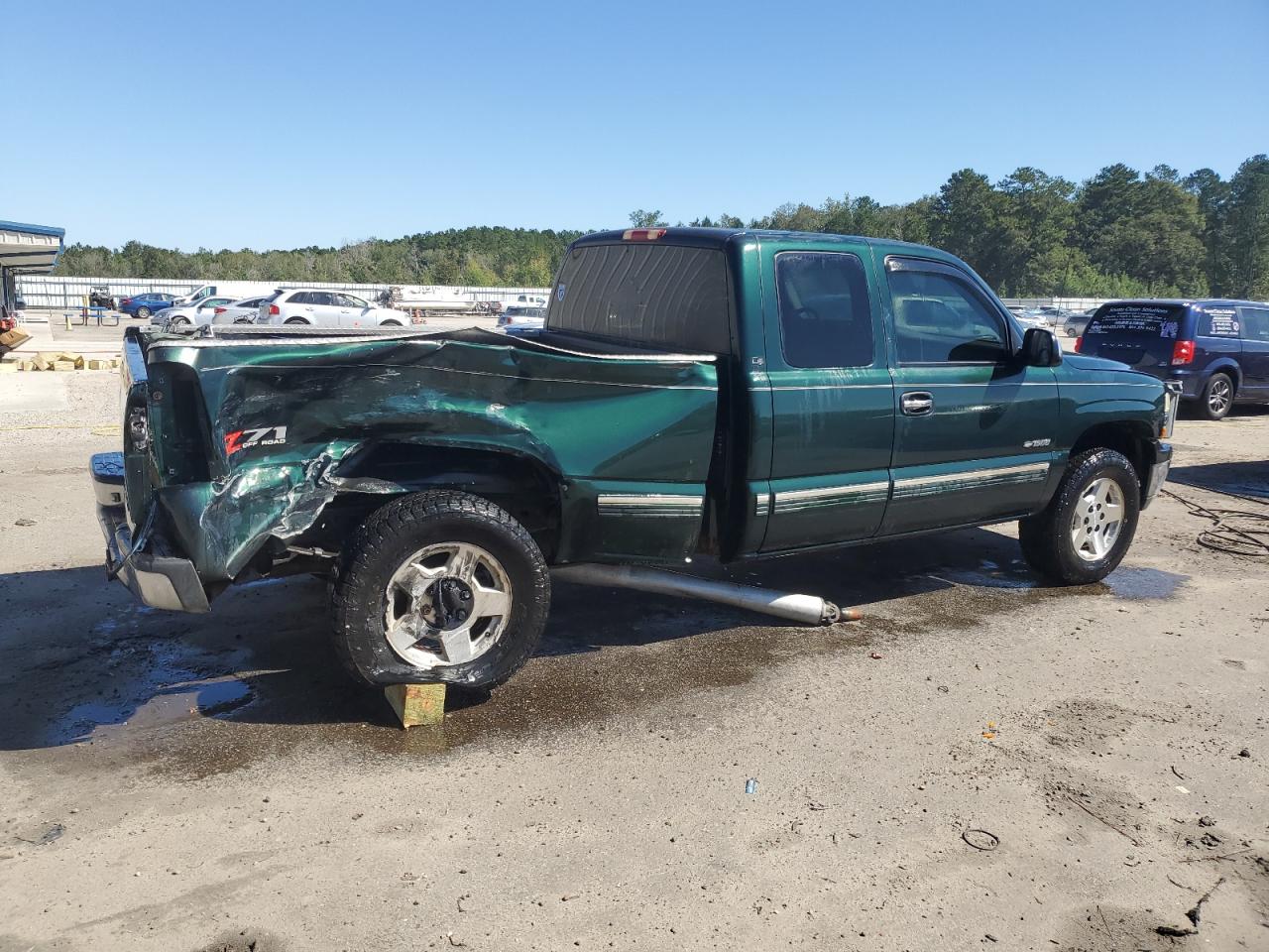 2001 Chevrolet Silverado - Image 3