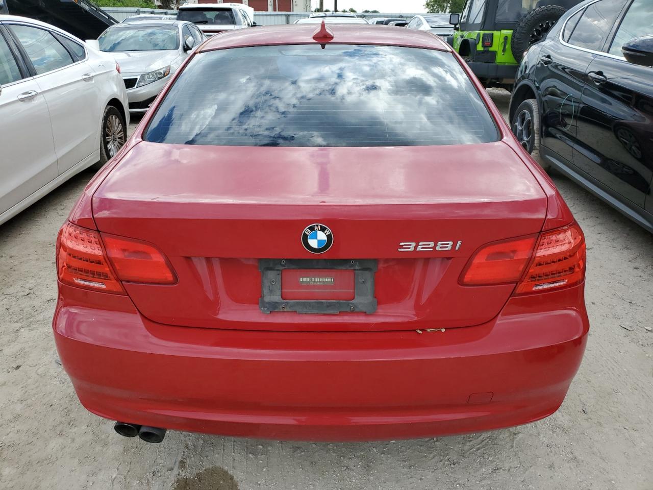 WBAKE3C52BE557143 2011 BMW 328 I