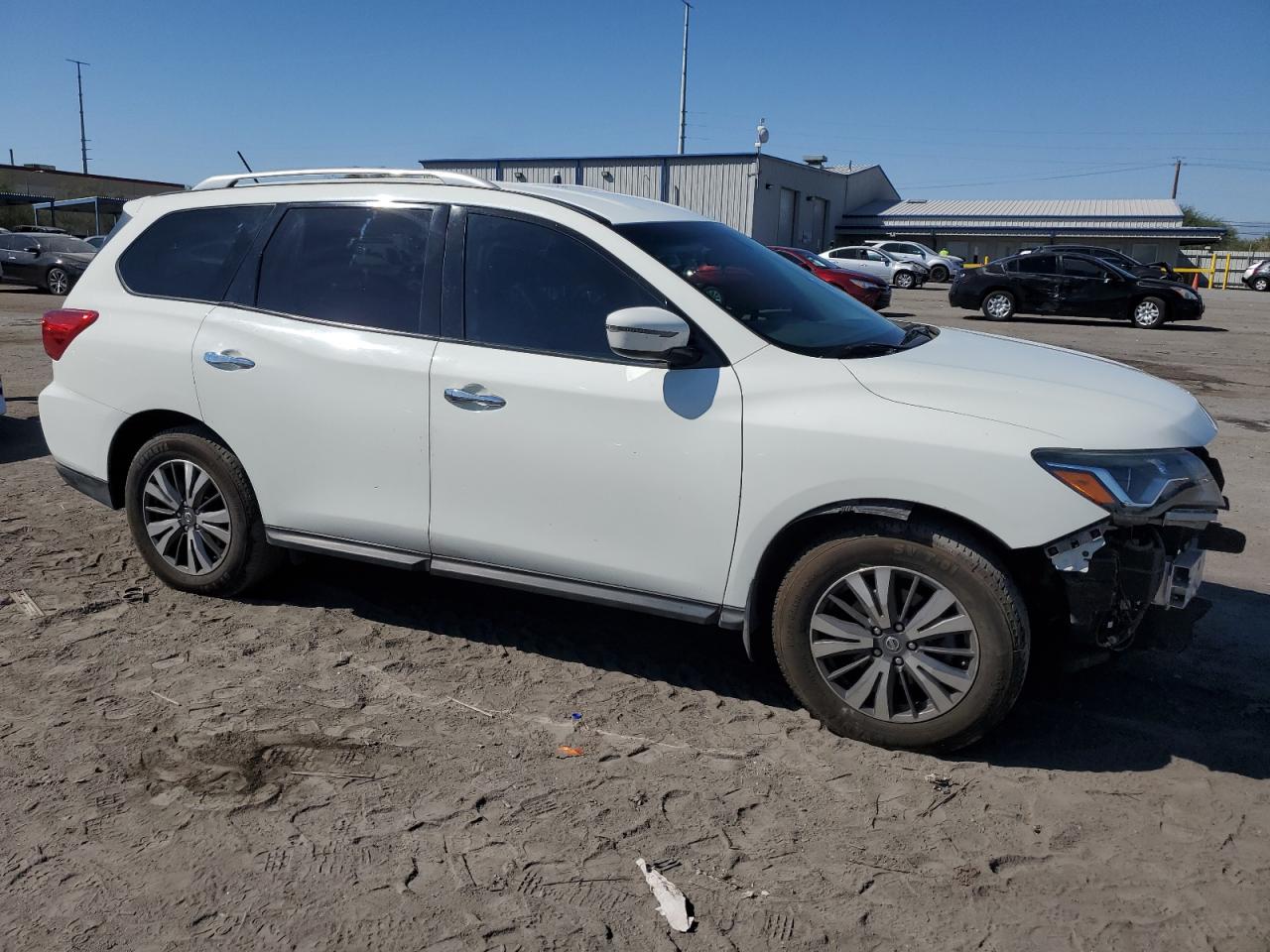 2017 Nissan Pathfinder - Image 4