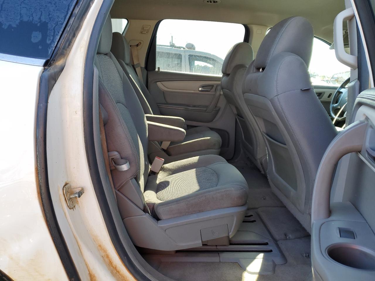 2014 Chevrolet Traverse - Image 11