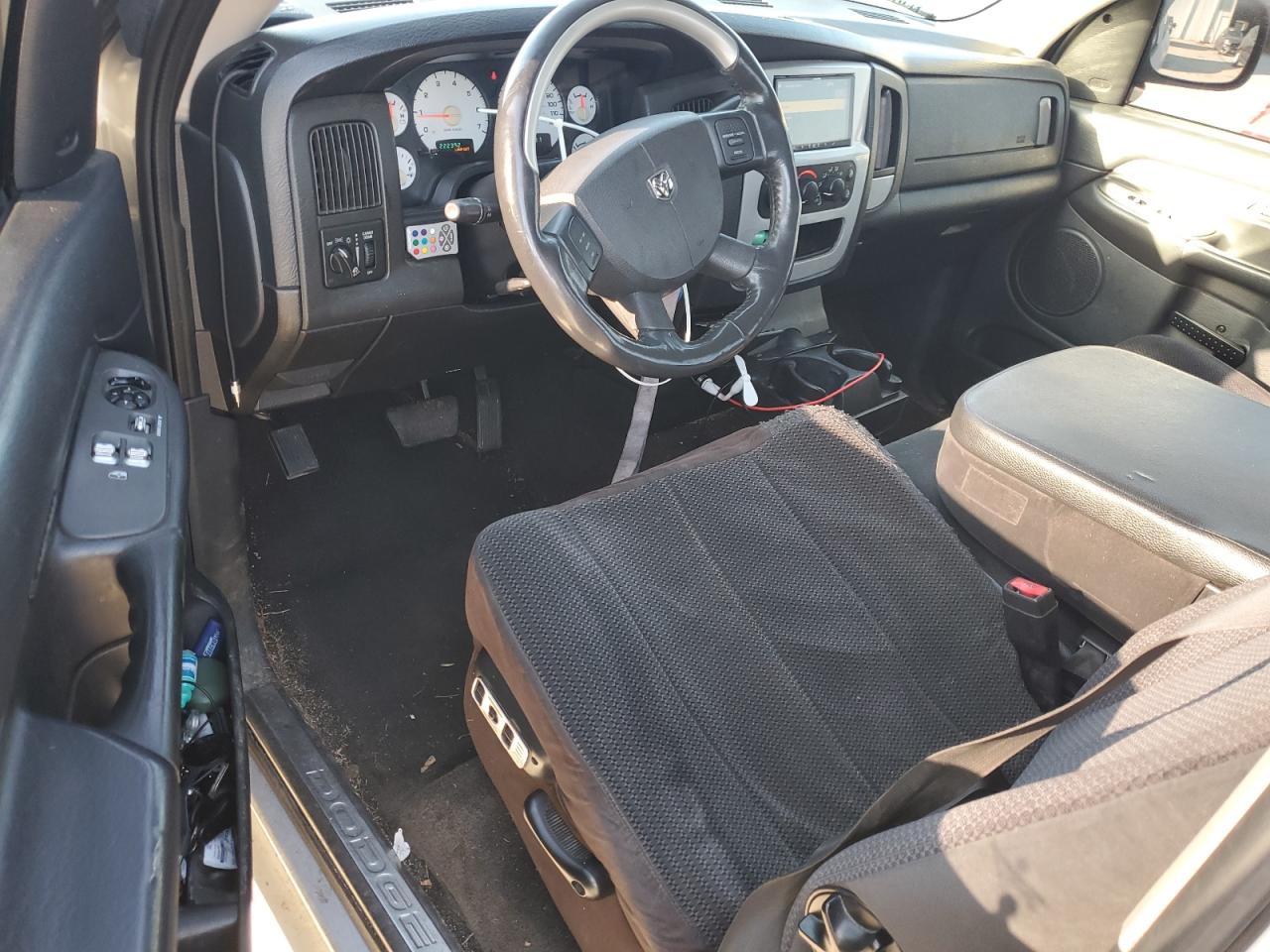 2005 Dodge RAM - Image 8
