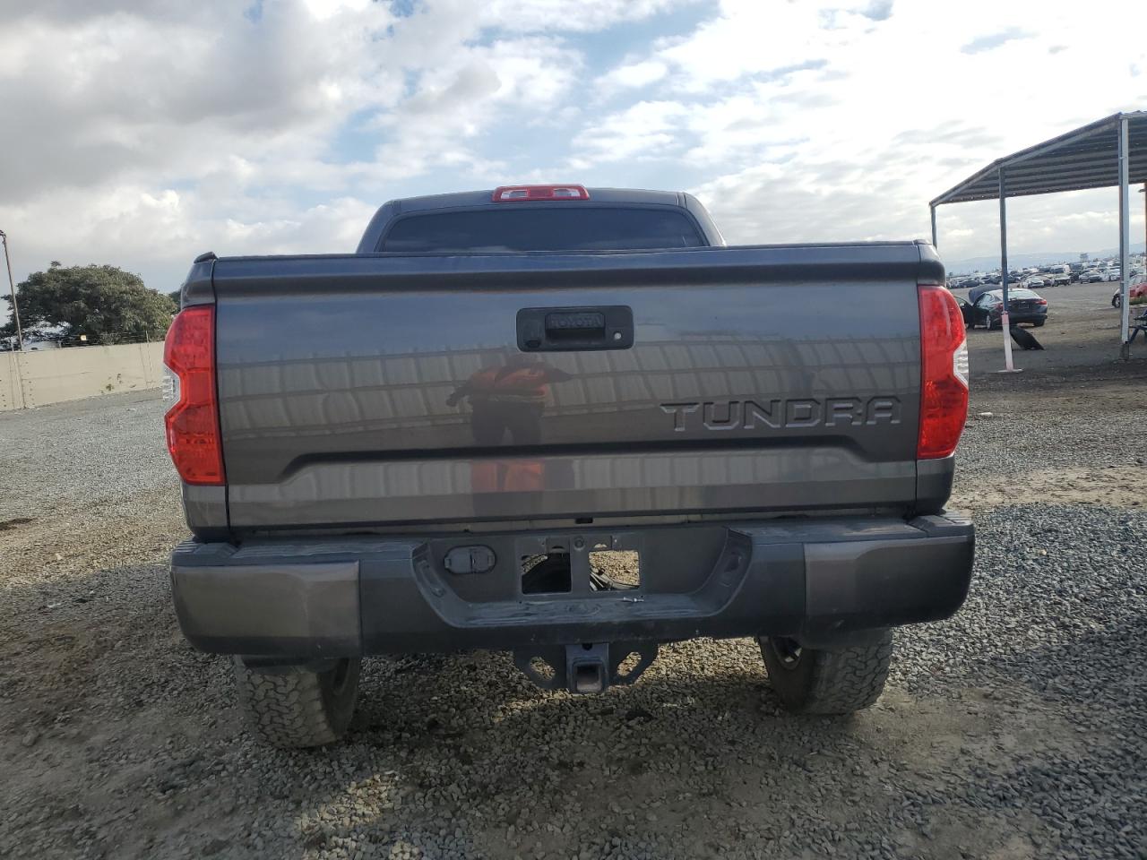 2020 Toyota Tundra Crewmax Sr5 VIN: 5TFDY5F14LX927893 Lot: 76818444