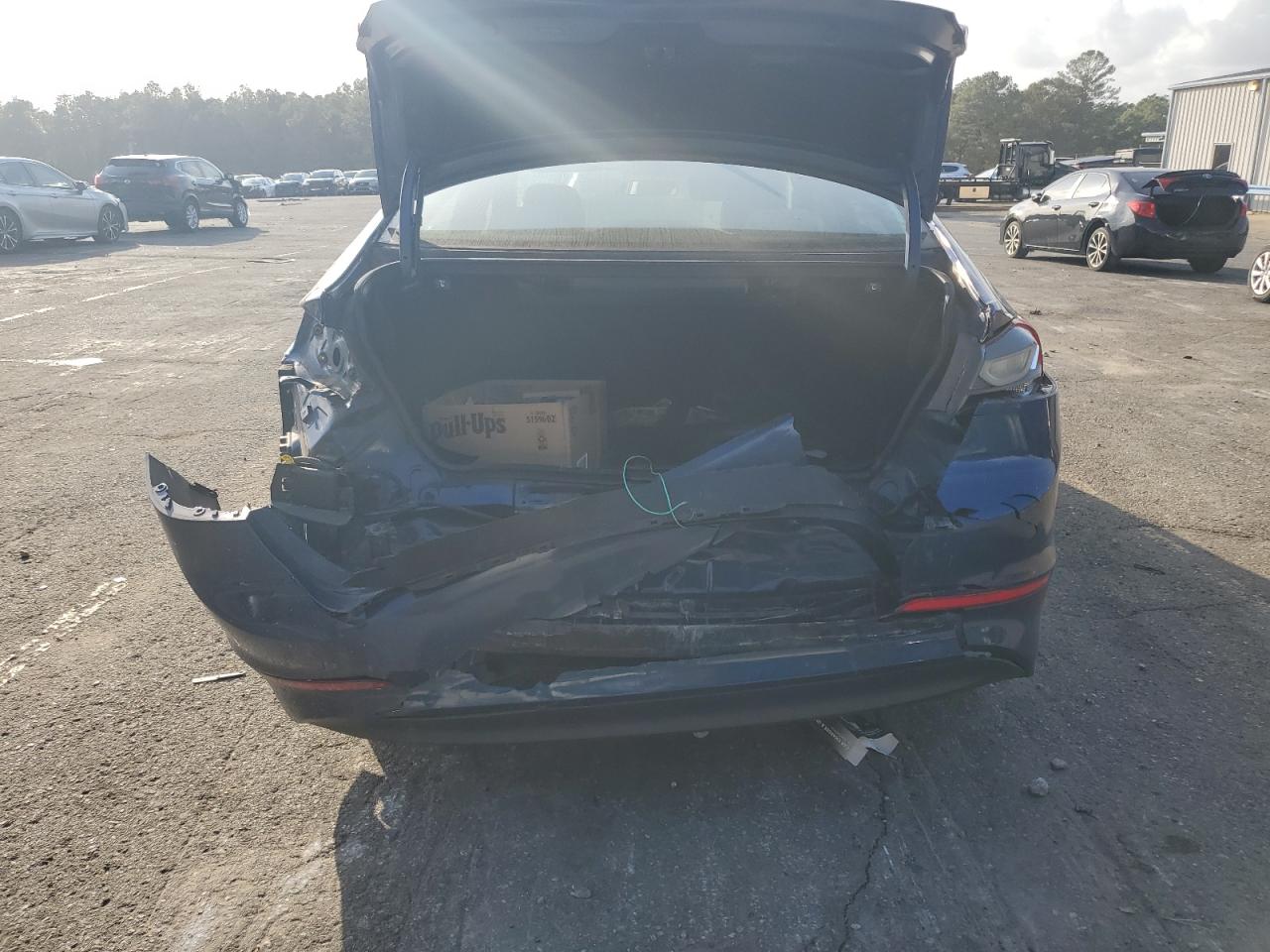 2018 Hyundai Elantra - Image 6