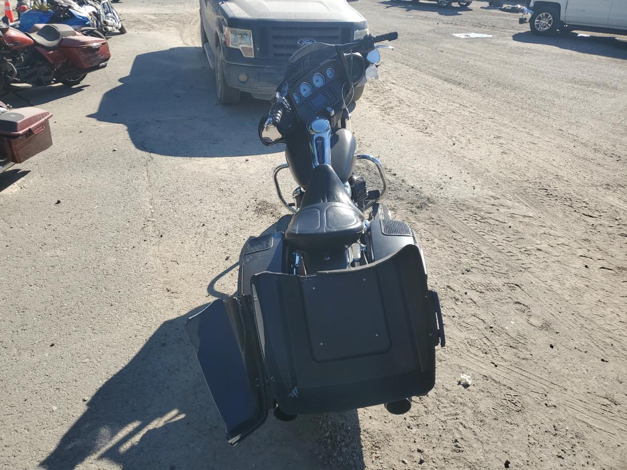 2017 Harley-Davidson Flhx Street Glide VIN: 1HD1KBC1XHB610632 Lot: 77649204