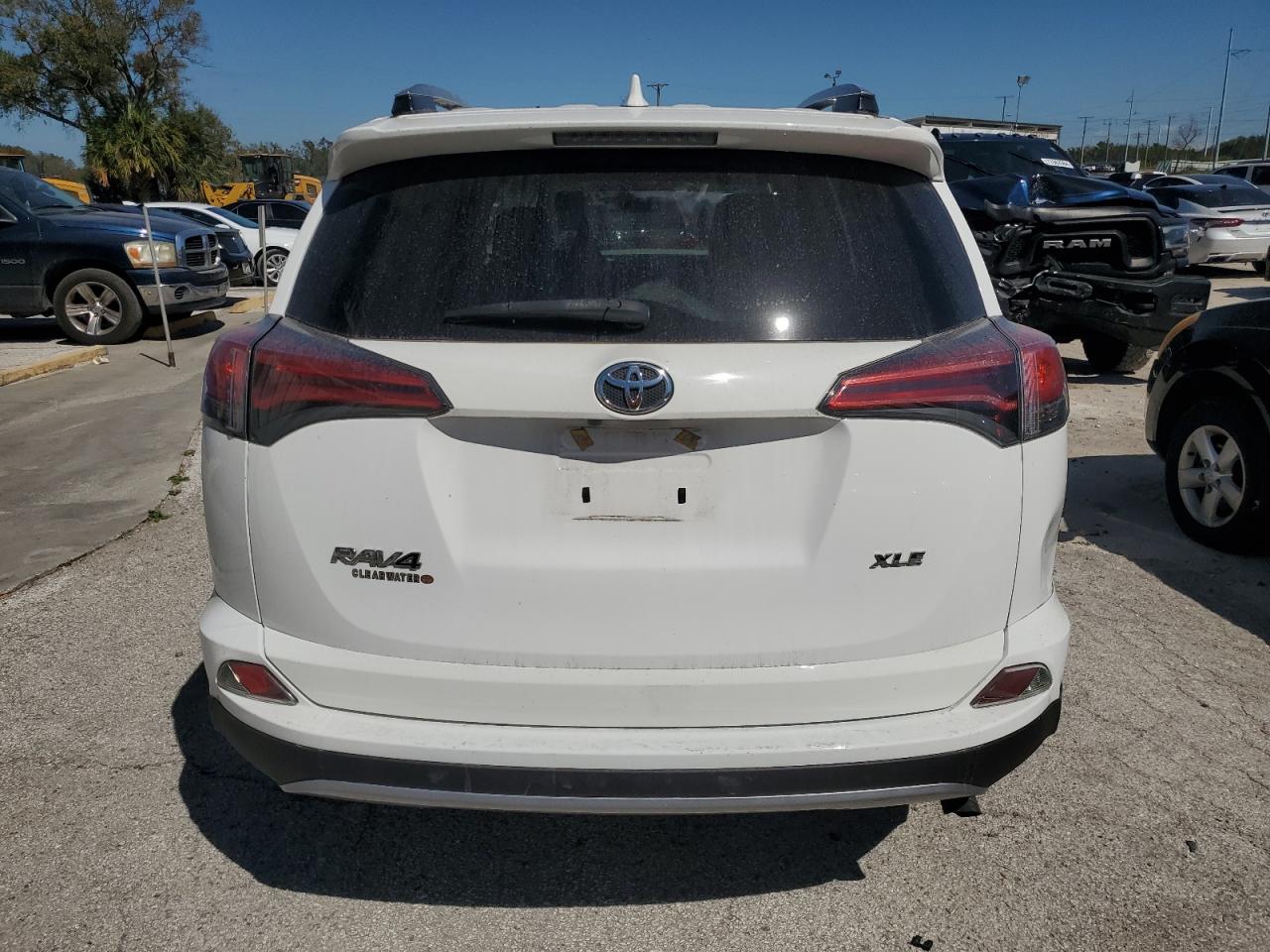 2017 Toyota Rav4 Xle VIN: 2T3WFREVXHW320287 Lot: 77209144