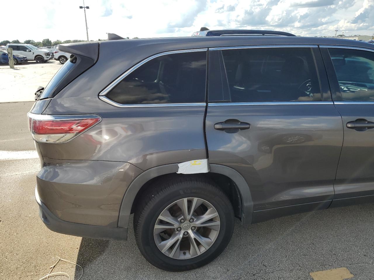 2015 Toyota Highlander Le VIN: 5TDZKRFH7FS052816 Lot: 74010214