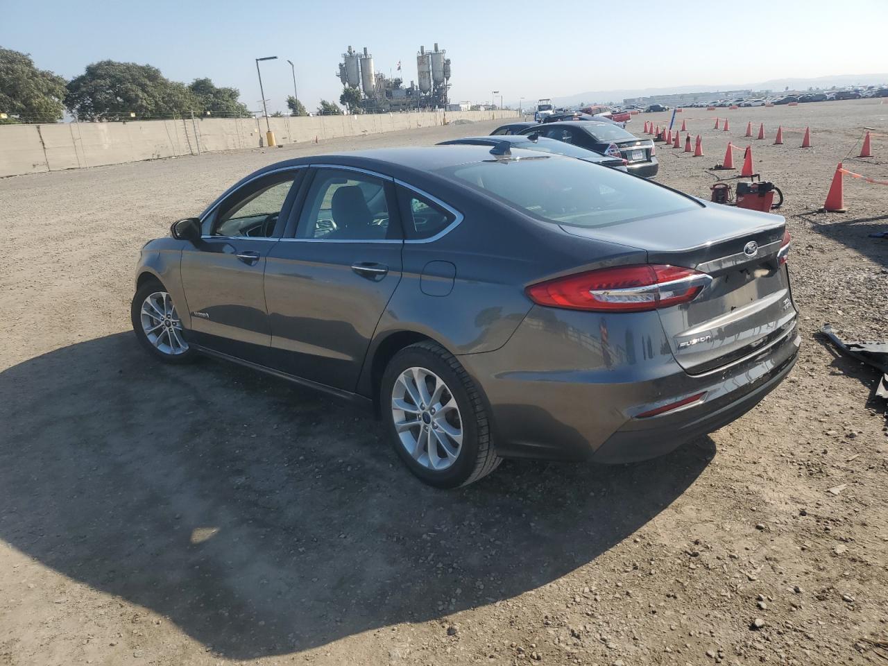 3FA6P0MU6KR140677 2019 FORD FUSION - Image 2